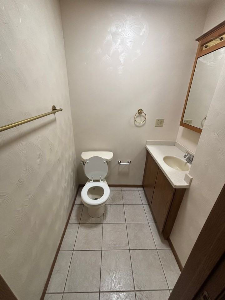 216 Woodcock Dr - Photo 4 of 12
