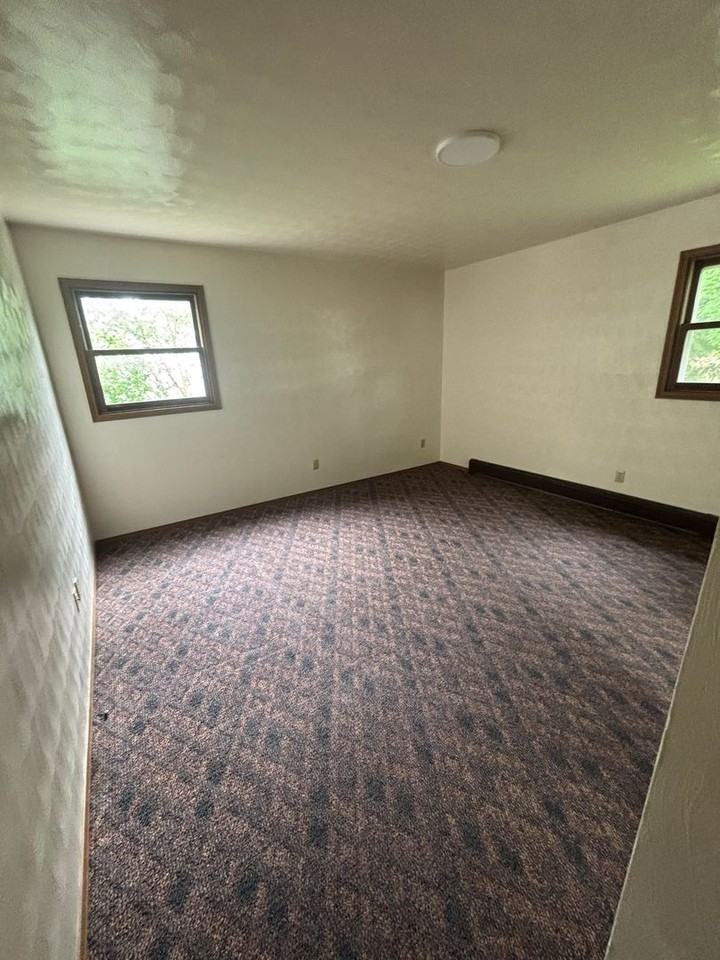 216 Woodcock Dr - Photo 5 of 12