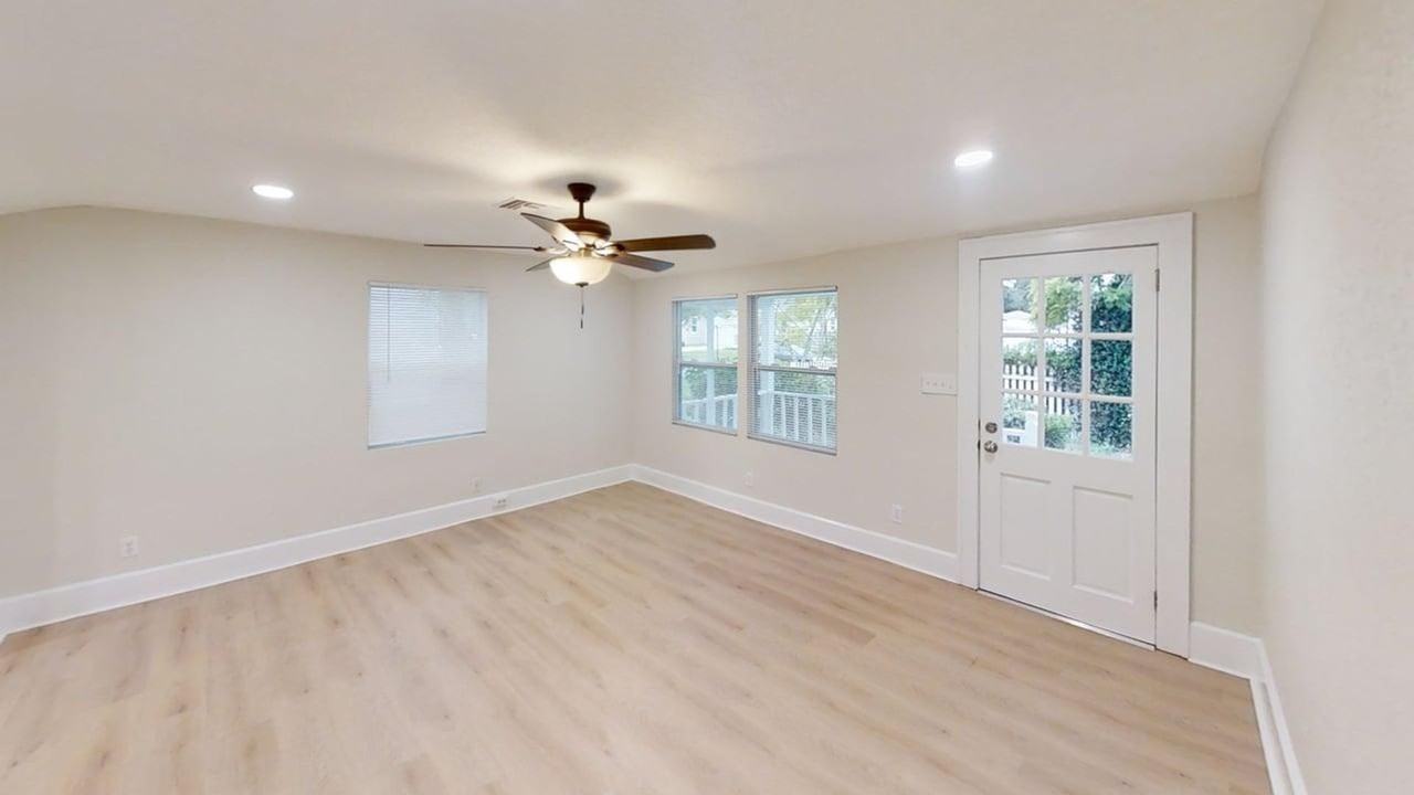 3301 19th St N - Photo 4 of 19