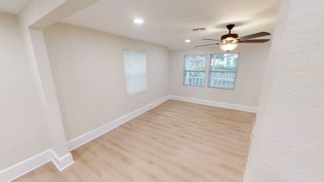 3301 19th St N - Photo 6 of 19