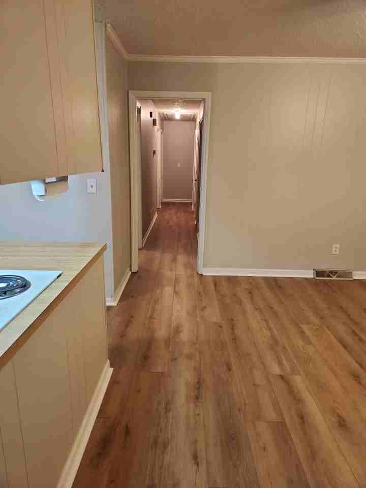 105 Landford Ct - Photo 4 of 14