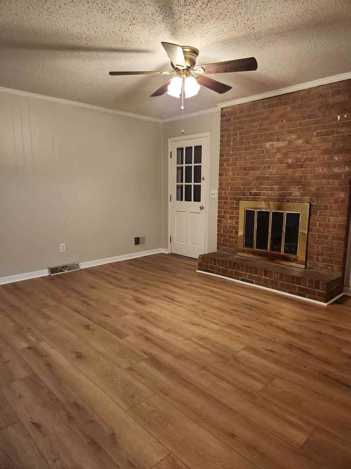 105 Landford Ct - Photo 5 of 14
