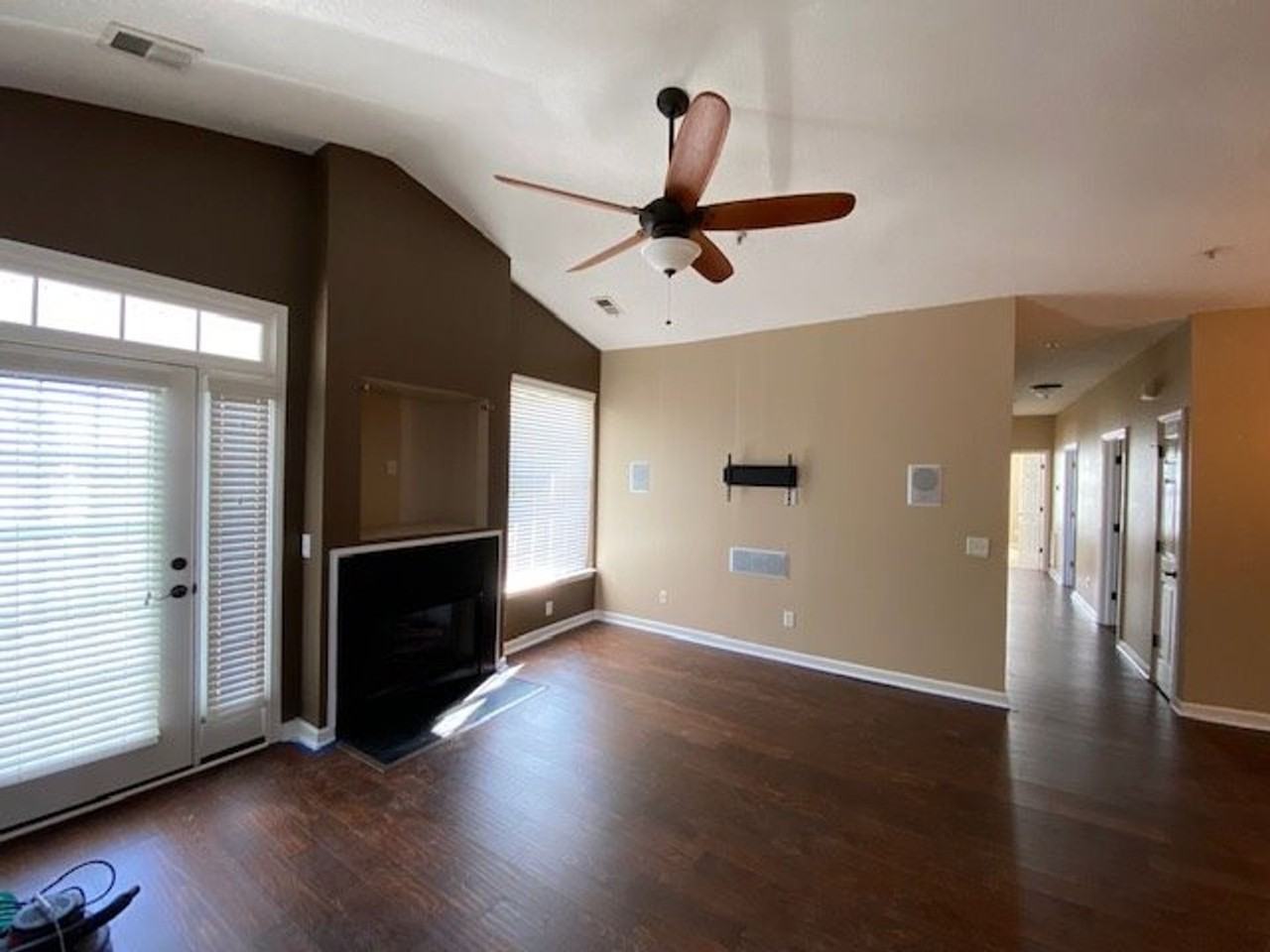 3015 Winston Dr - Photo 2 of 23