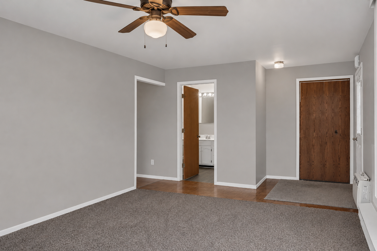 526 8th Ave S - Photo 5 of 30
