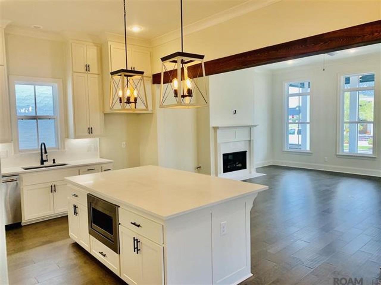 2212 Belfleur St - Photo 4 of 20