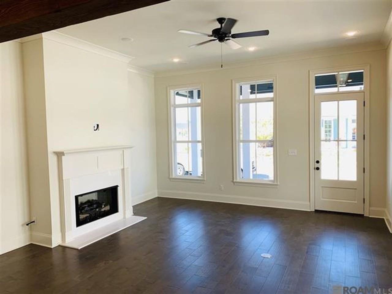 2212 Belfleur St - Photo 5 of 20