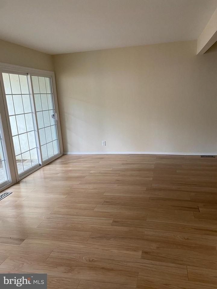 192 E Chelsea Cir - Photo 2 of 6