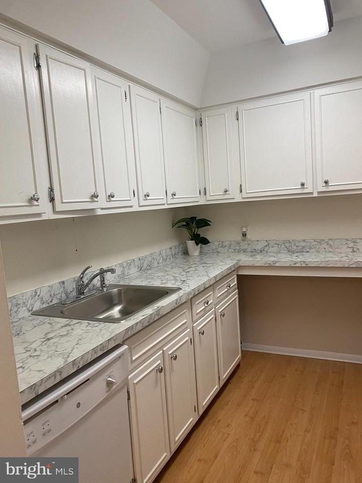 192 E Chelsea Cir - Photo 4 of 6