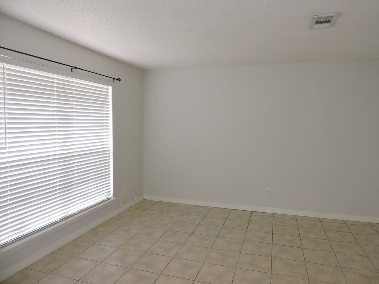 7834 Charter Oaks Dr - Photo 3 of 21
