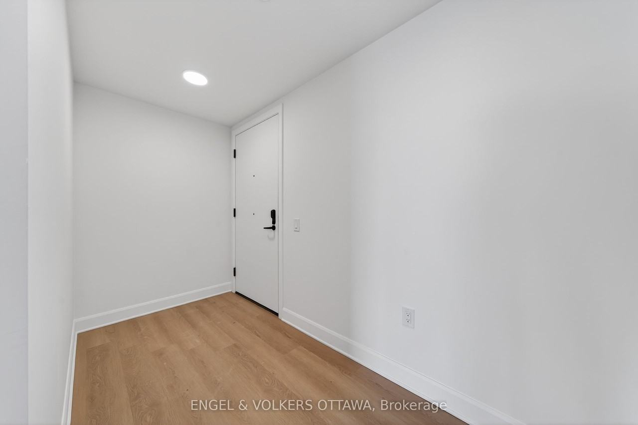 1360 Carling Ave - Photo 3 of 21