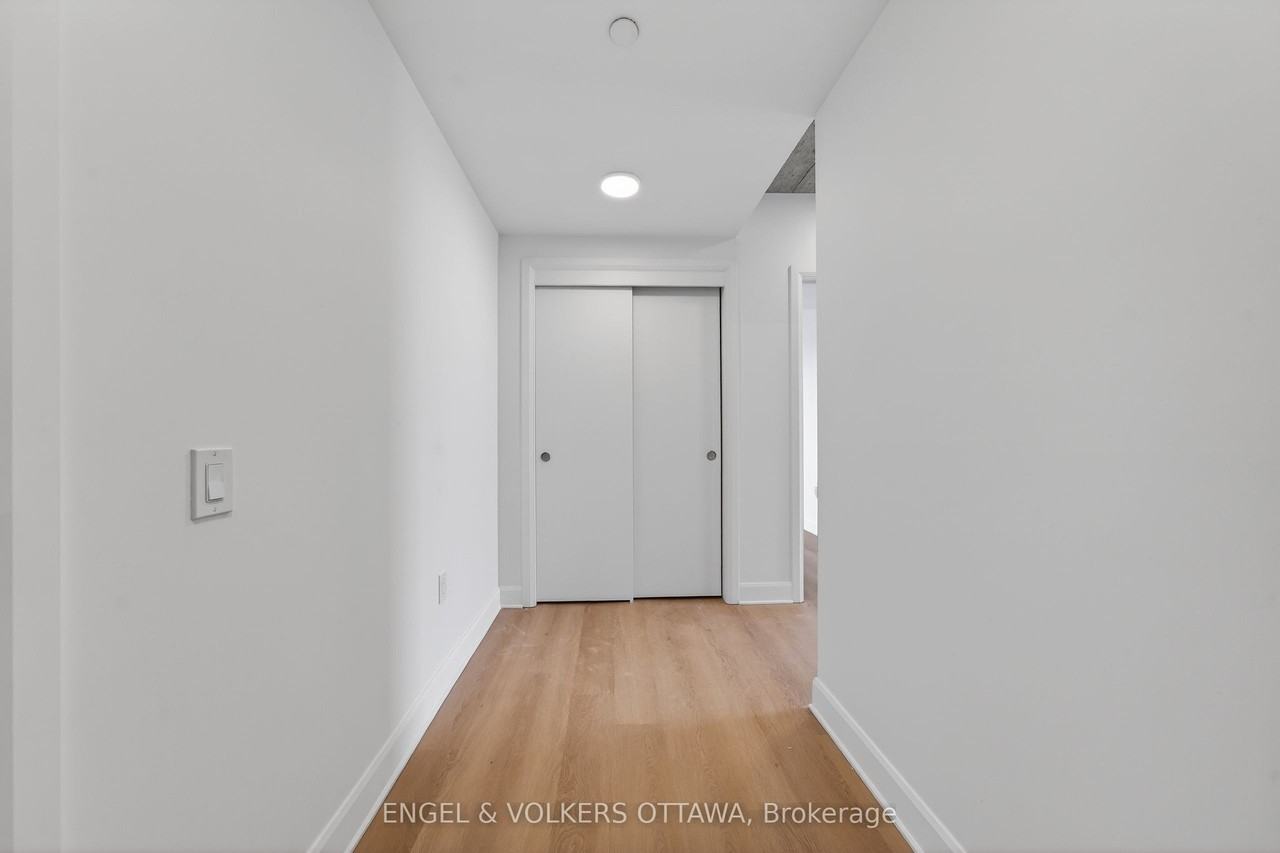 1360 Carling Ave - Photo 4 of 21