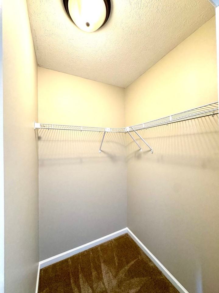 433 Leslie Ct - Photo 6 of 18