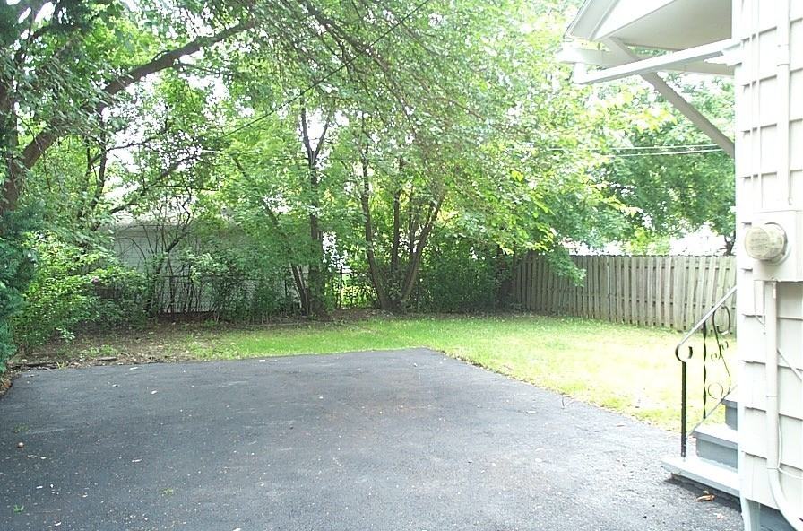 5627 Jefferson Ave - Photo 3 of 13