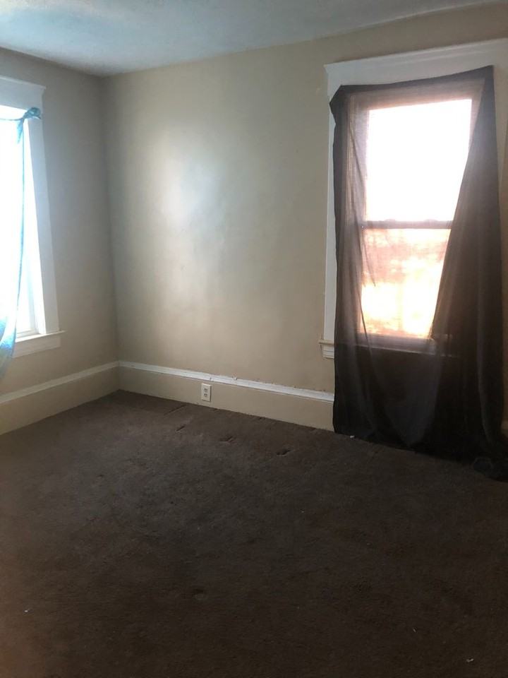 5627 Jefferson Ave - Photo 4 of 13
