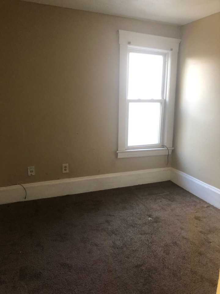 5627 Jefferson Ave - Photo 7 of 13