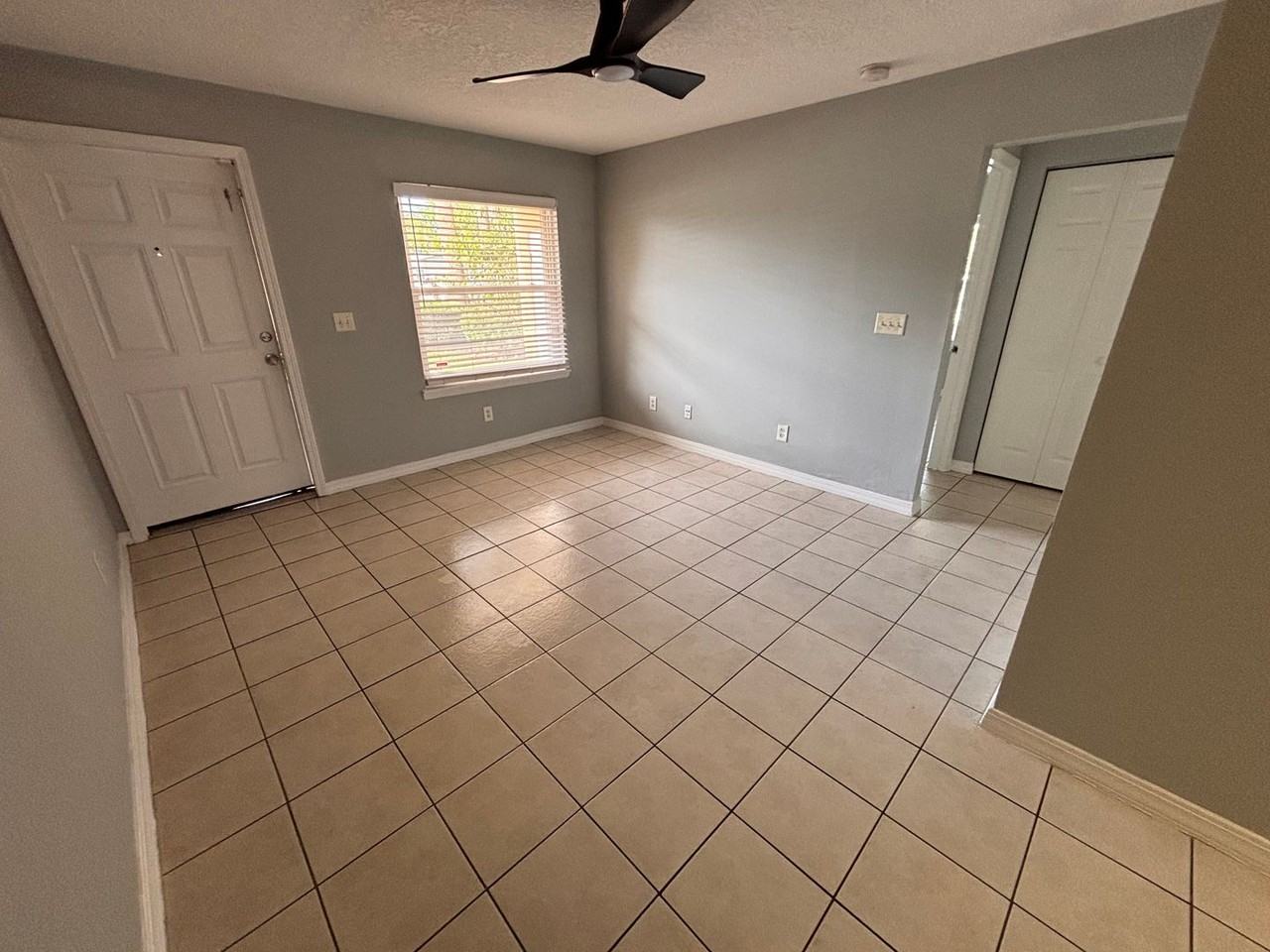 207 7th St S #1 - Photo 4 of 15