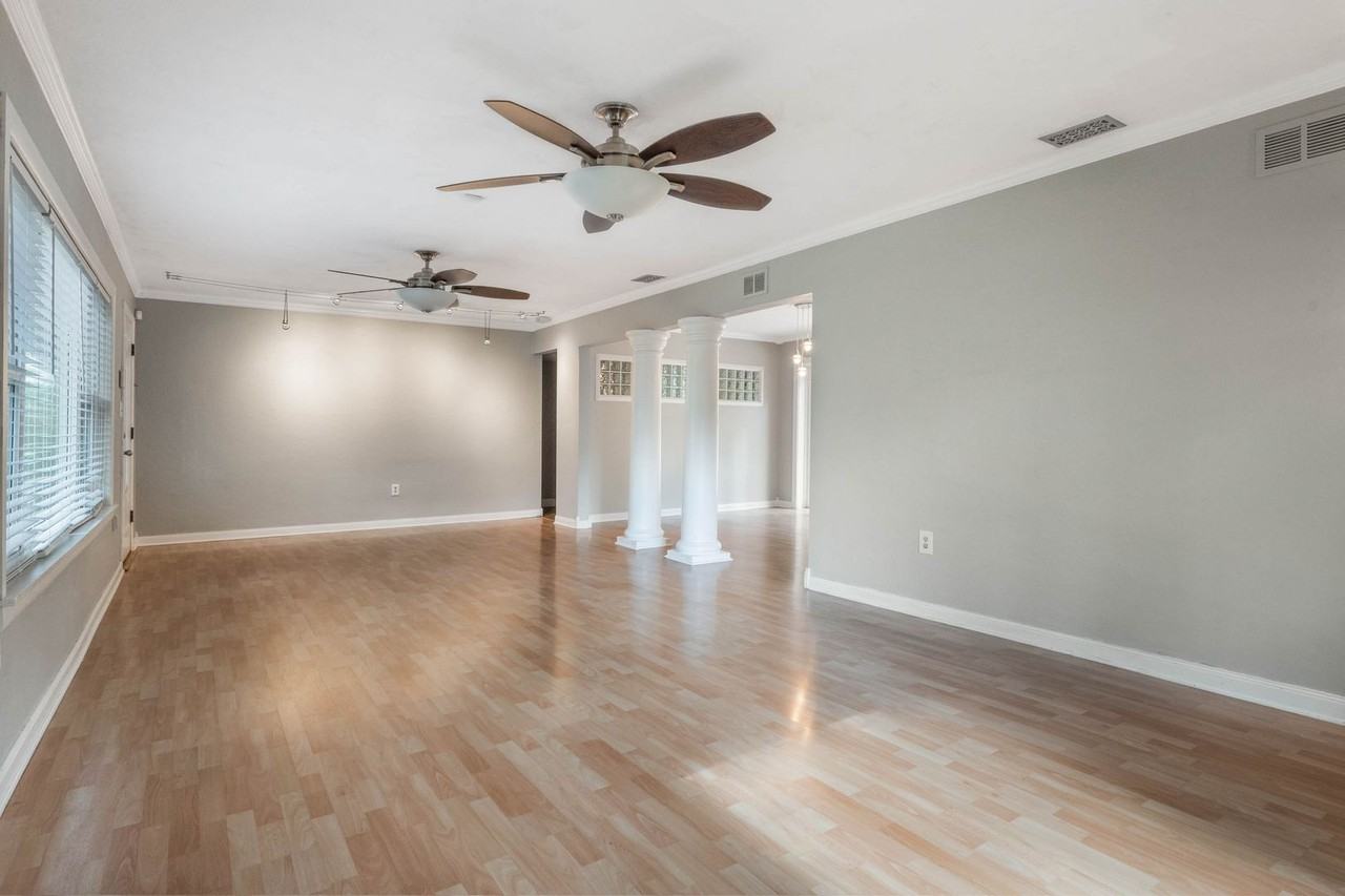 1207 Briercliff Dr - Photo 3 of 17