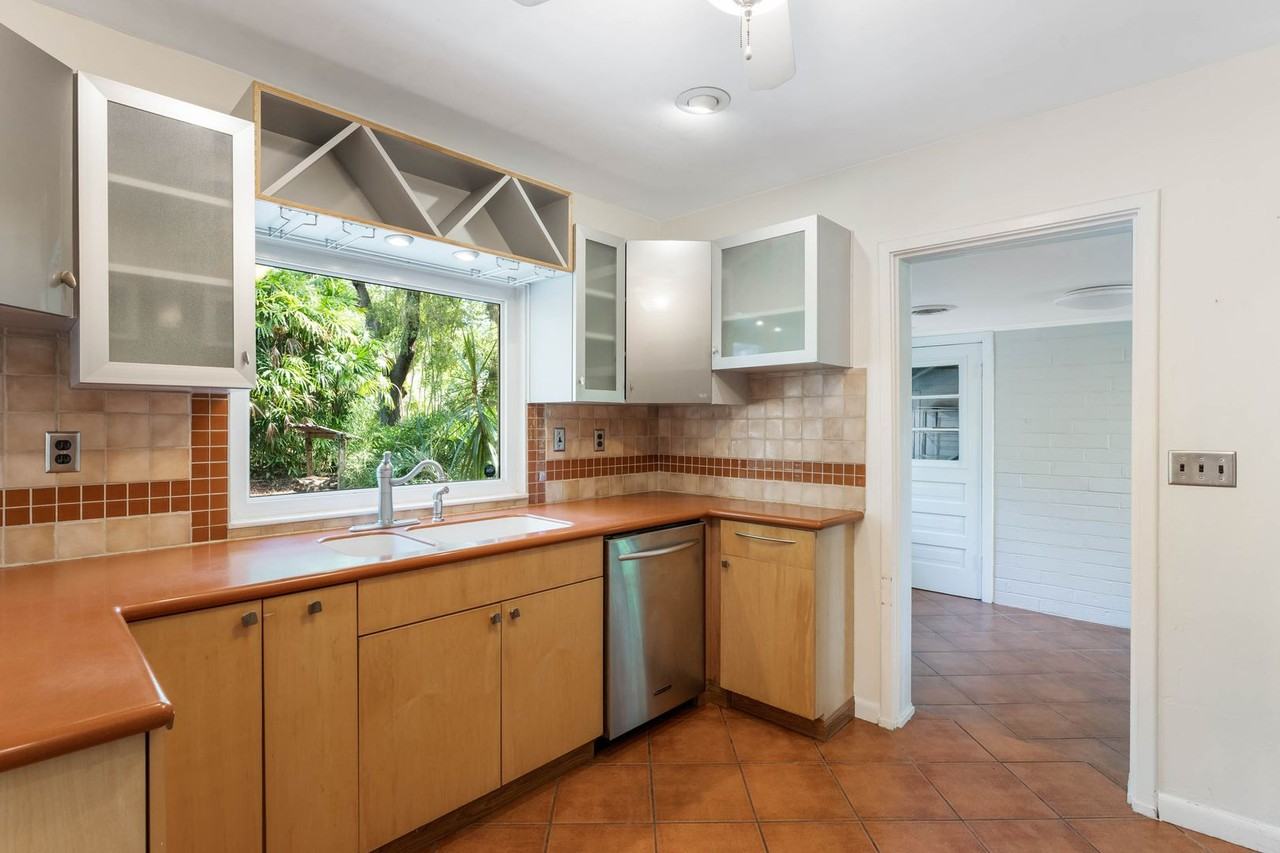 1207 Briercliff Dr - Photo 7 of 17
