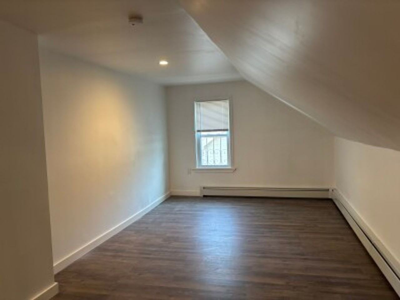 26 Armington St - Photo 7 of 11