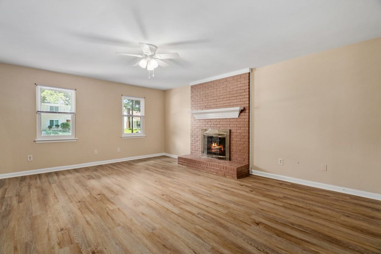 4117 Rainbow Dr - Photo 4 of 33