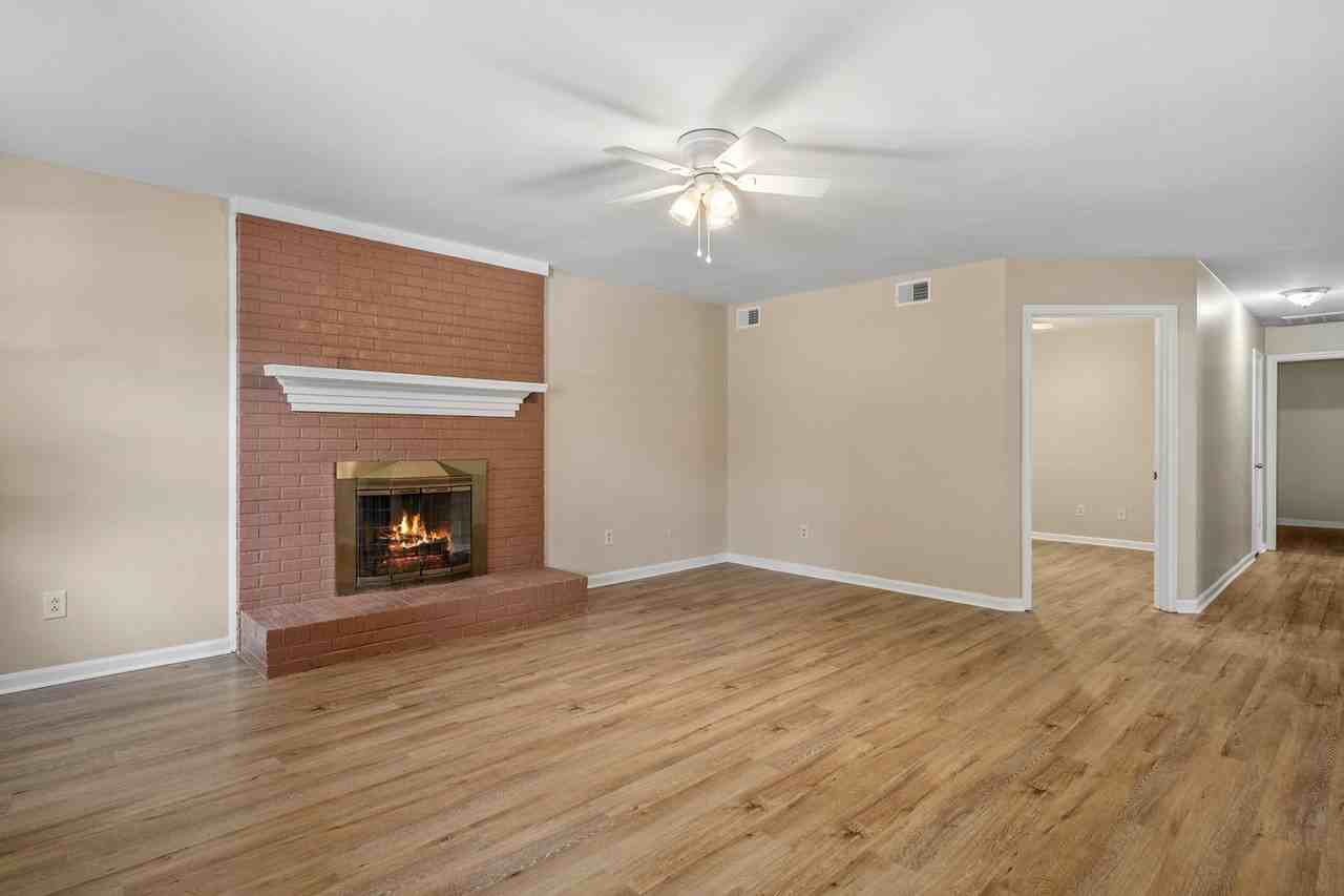 4117 Rainbow Dr - Photo 5 of 33