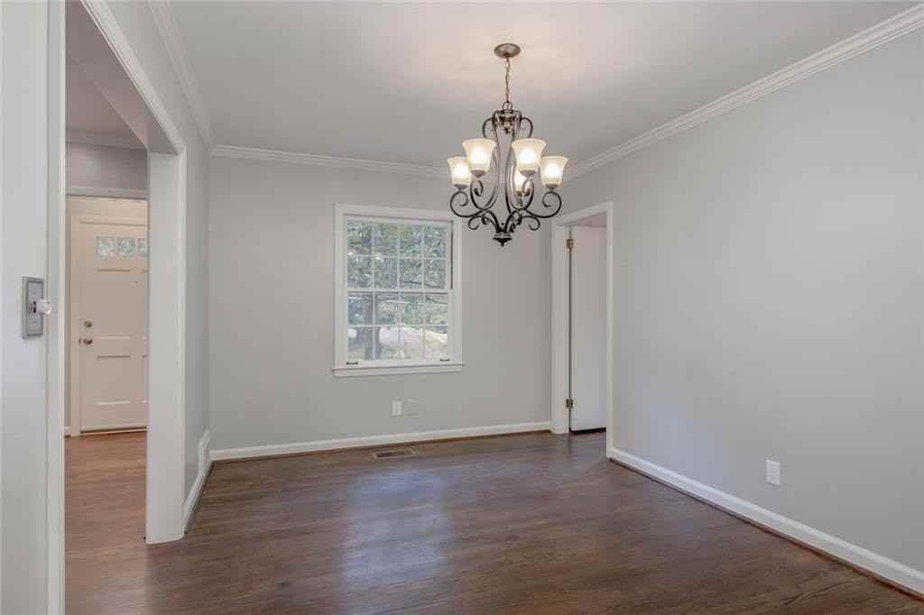 388 Lakemoore Dr Ne - Photo 6 of 31