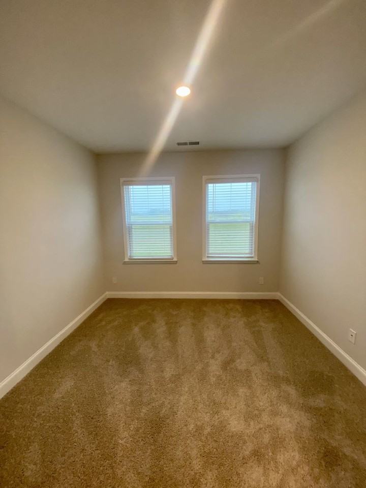 5765 Crevice Dr - Photo 4 of 29