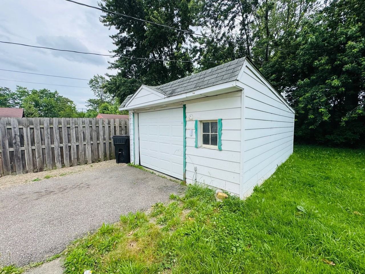 12813 Guardian Blvd - Photo 4 of 17