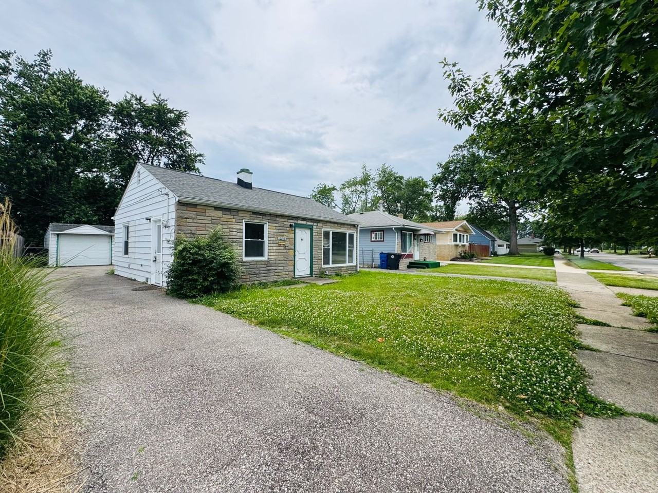 12813 Guardian Blvd - Photo 6 of 17