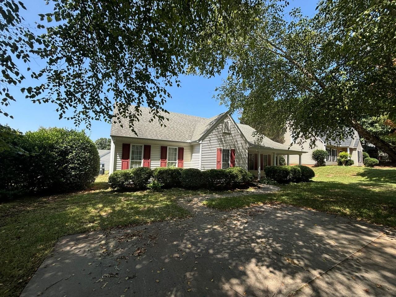 327 Springfield Cir