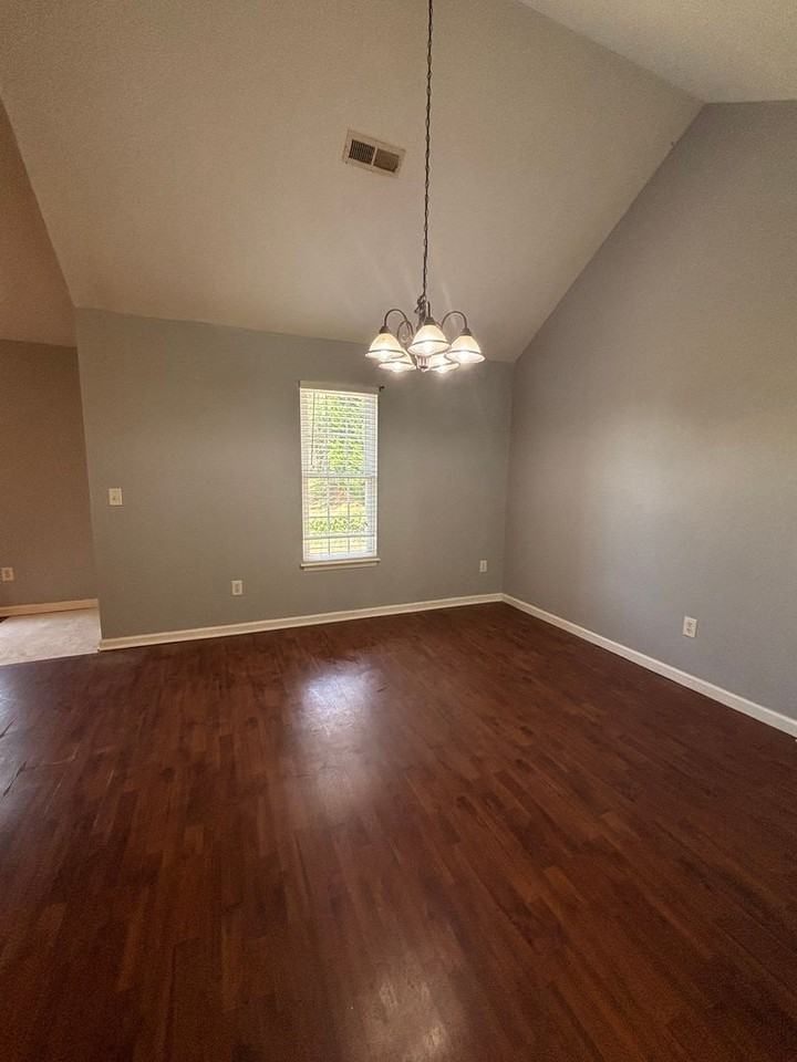 327 Springfield Cir - Photo 5 of 19