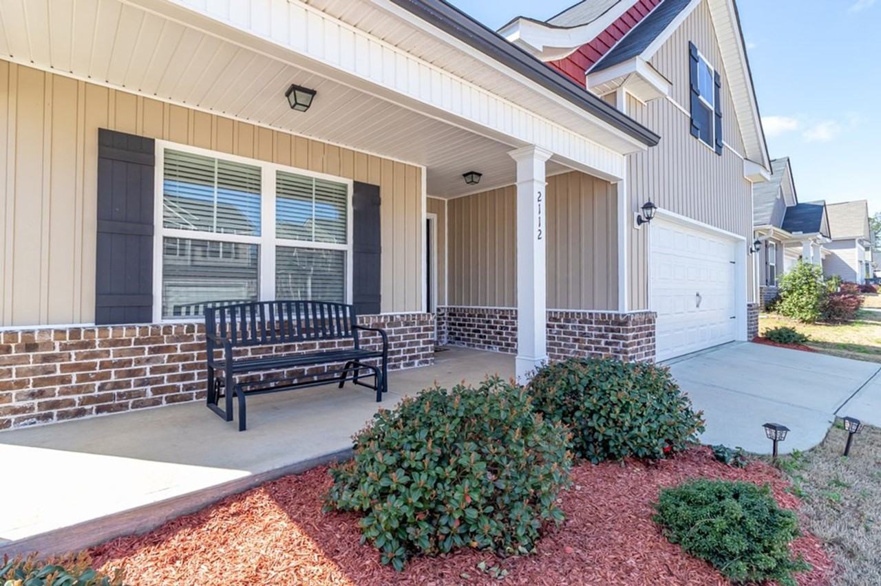 2112 Kinsale Ave - Photo 4 of 42