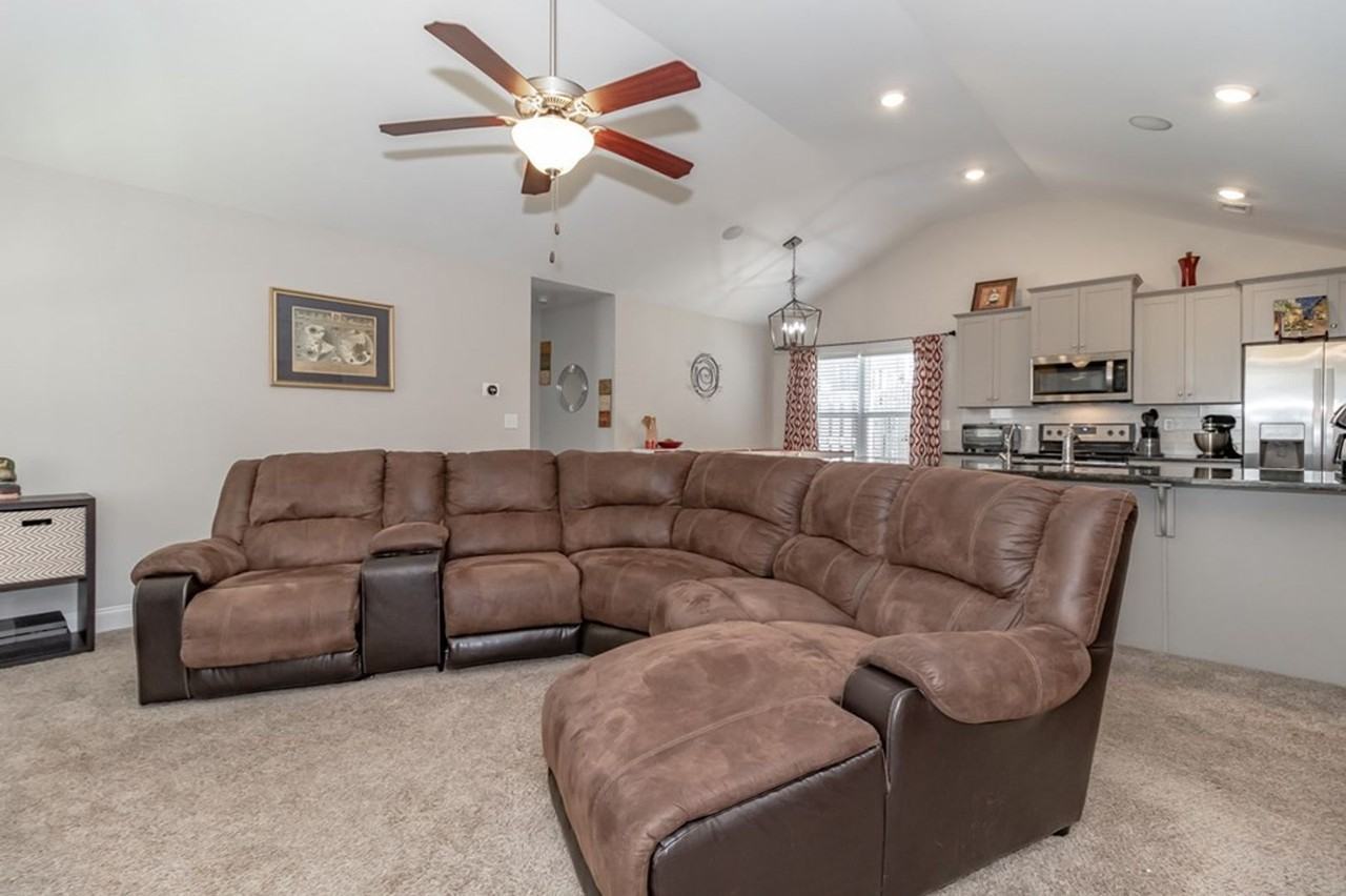 2112 Kinsale Ave - Photo 7 of 42