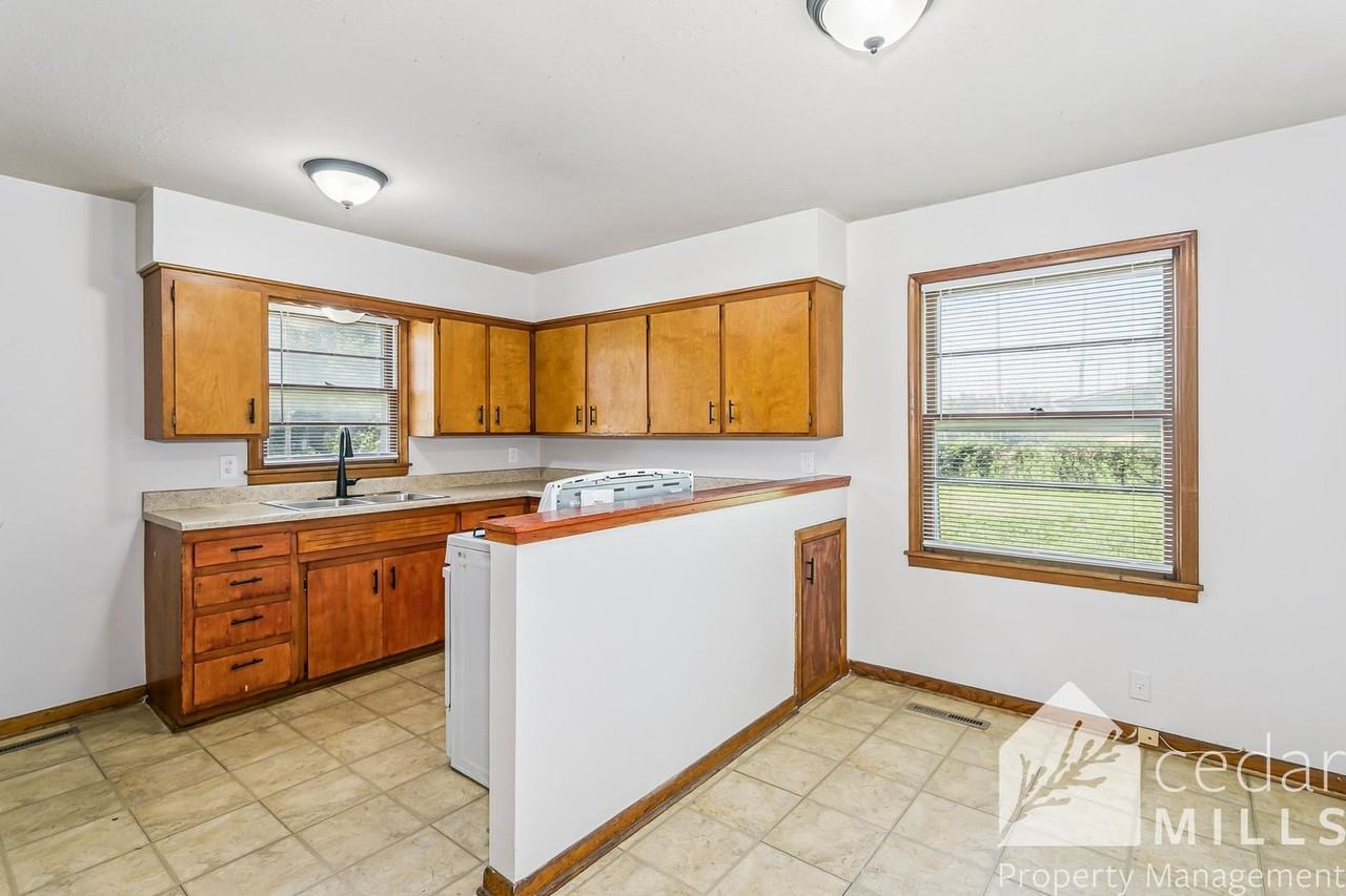 8002 E Gilbert St - Photo 5 of 14