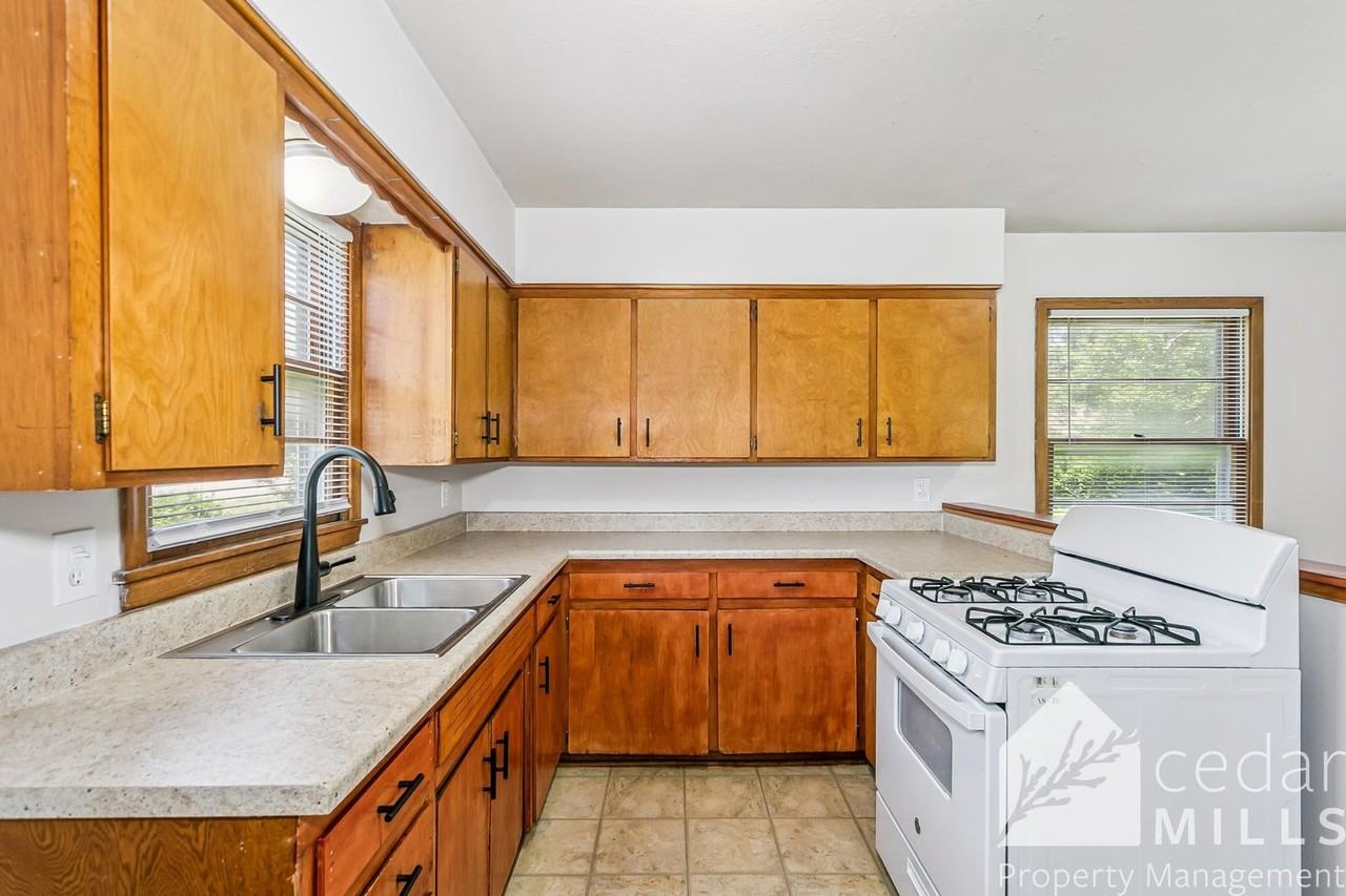 8002 E Gilbert St - Photo 6 of 14