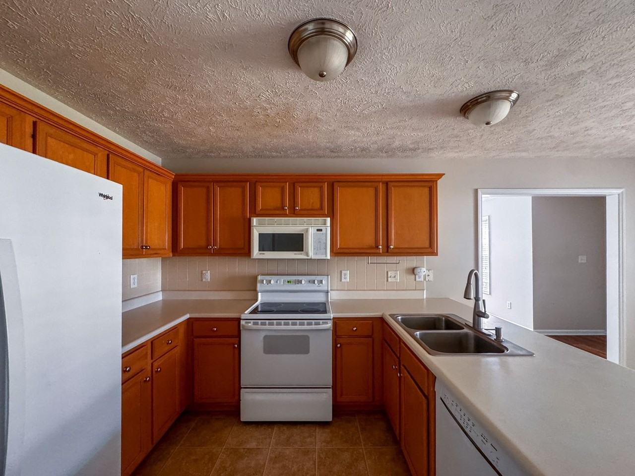 214 Somerset Dr - Photo 3 of 27