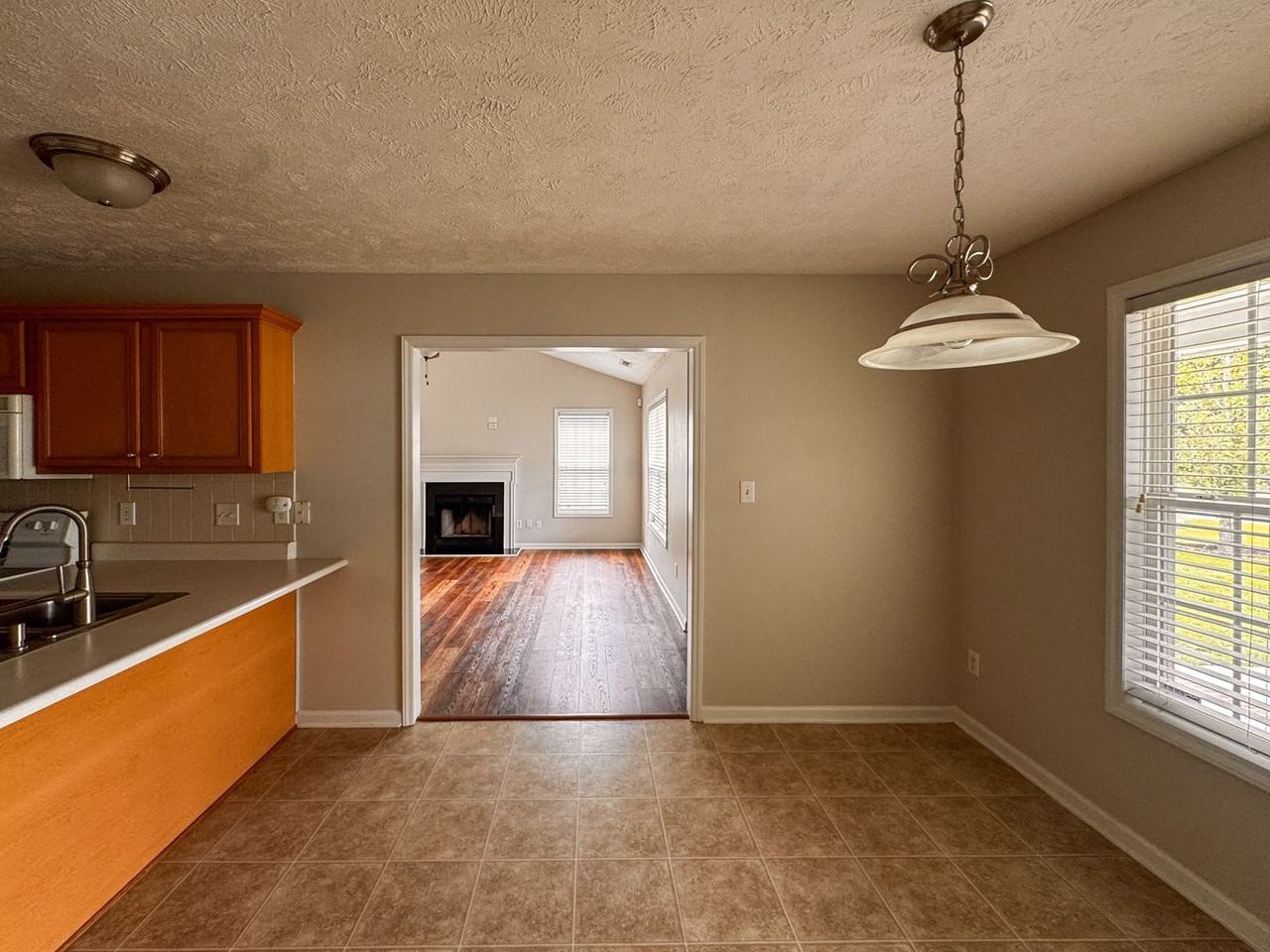 214 Somerset Dr - Photo 6 of 27