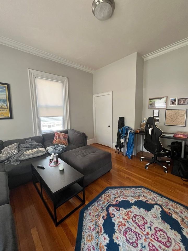 170 Bigelow St - Photo 6 of 11