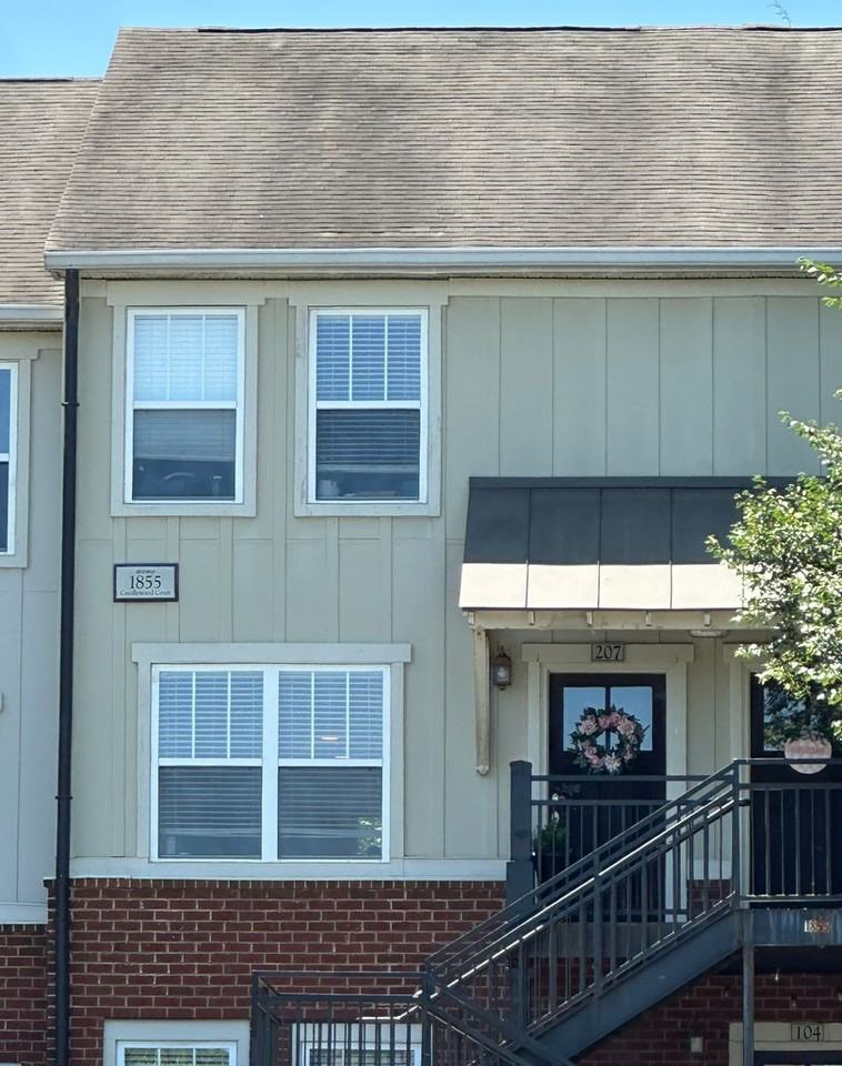 1855 Candlewood Ct #207 - Photo 2 of 32