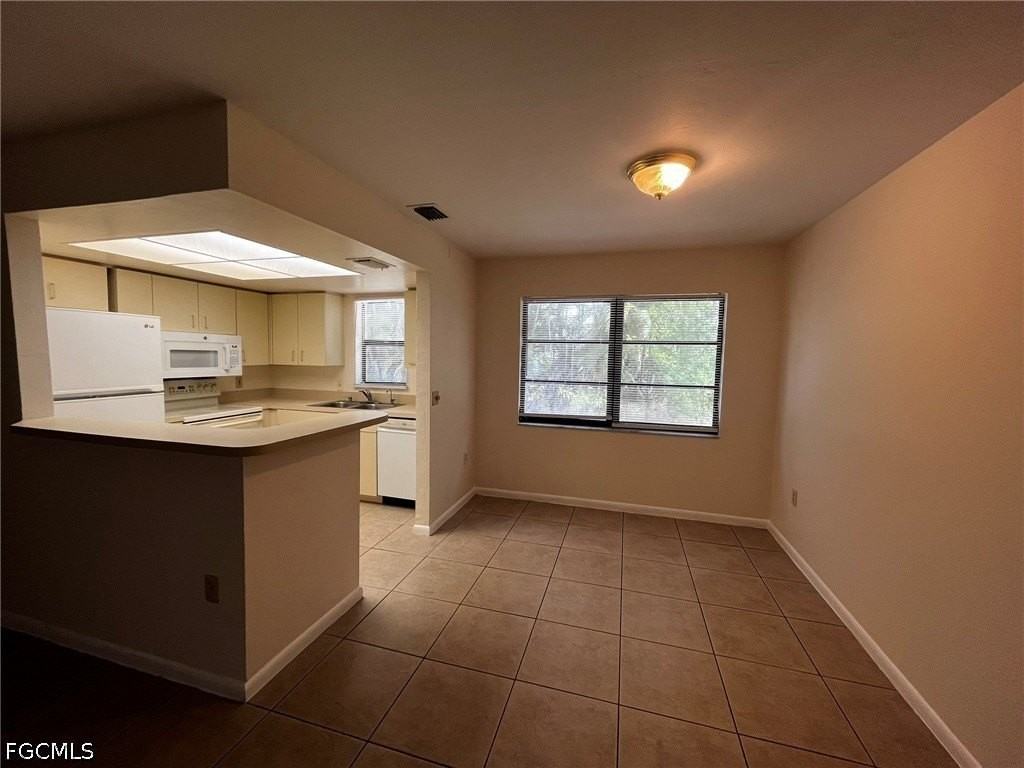 919 Se 8th Ter #7 - Photo 4 of 19