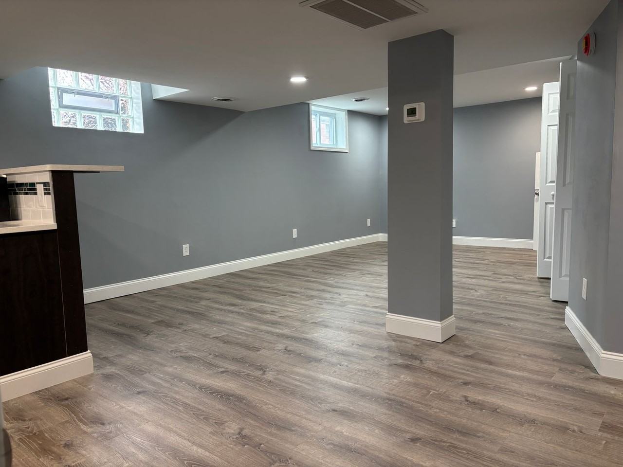 562 Kenmore Ave - Photo 5 of 14