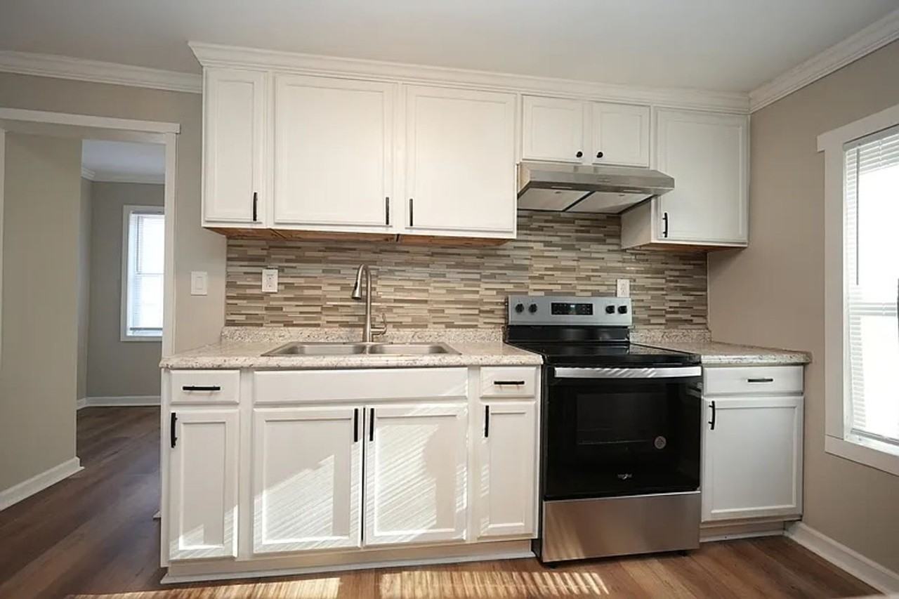 19306 S Hill St - Photo 3 of 13