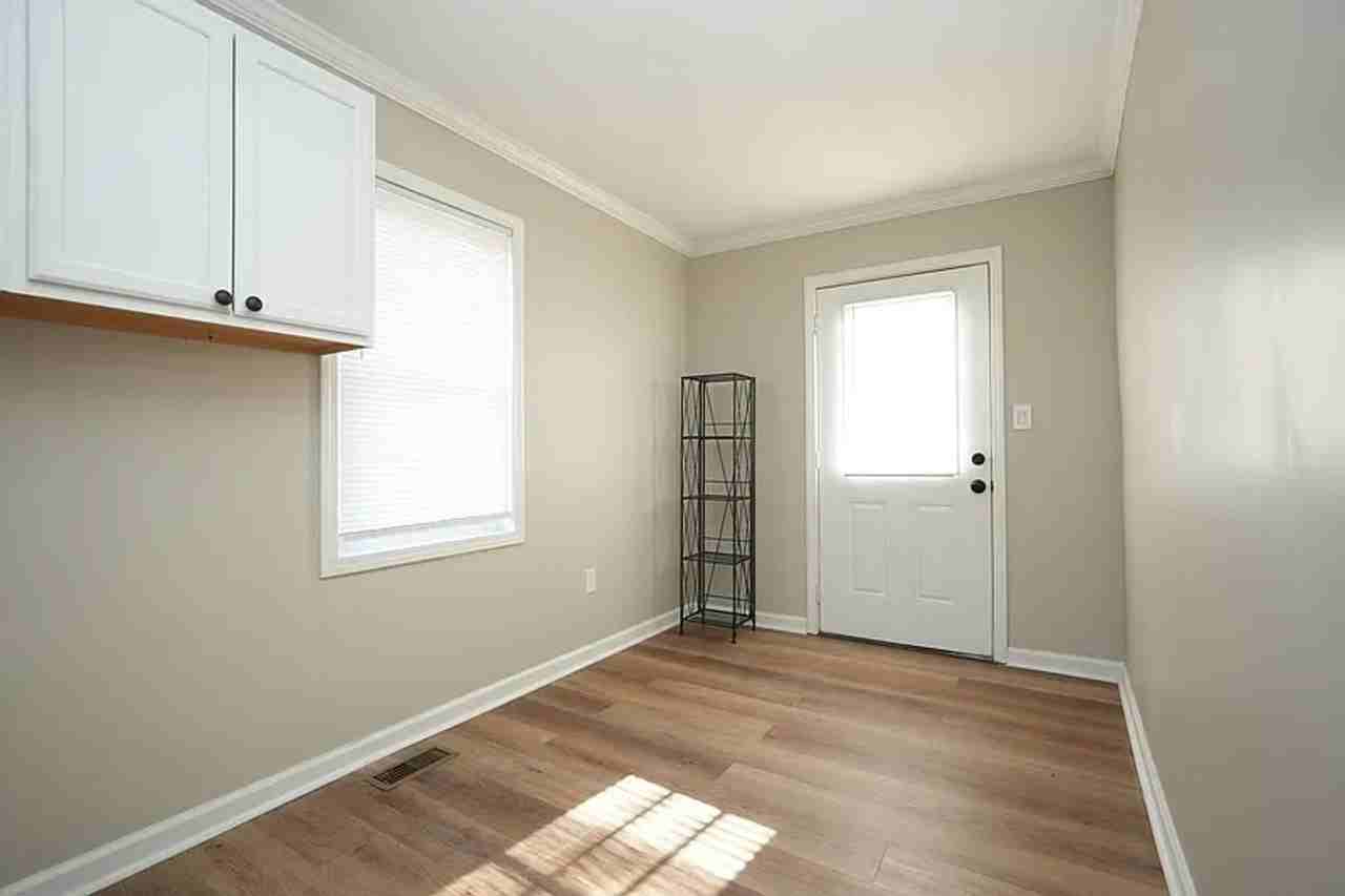 19306 S Hill St - Photo 6 of 13