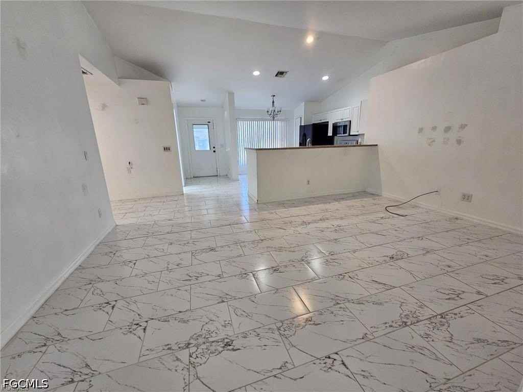 3005 40th St W - Photo 4 of 15