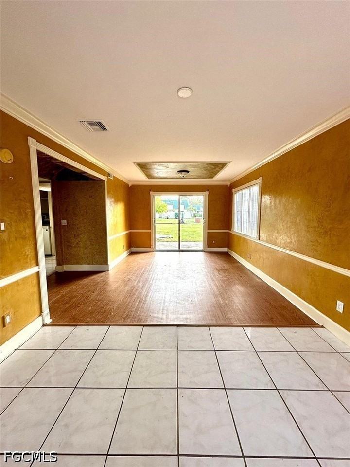 5826 Whiting Ct - Photo 5 of 28