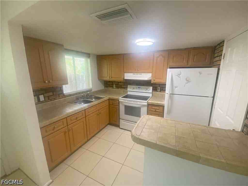 2920 Jackson St - Photo 2 of 13