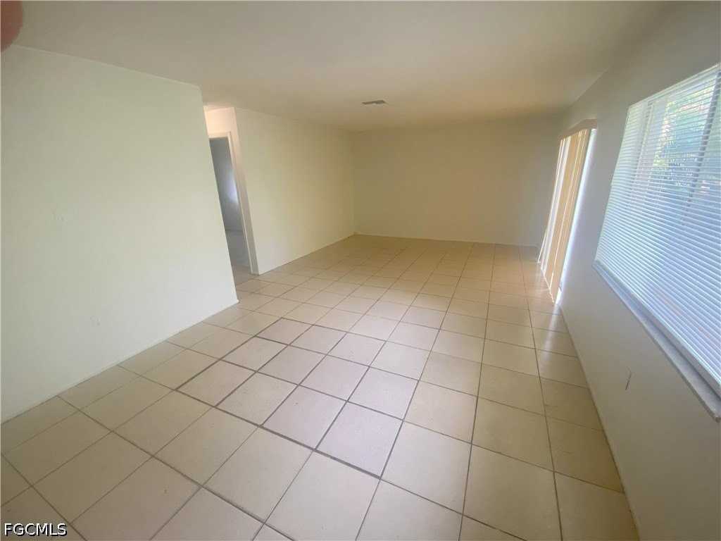 2920 Jackson St - Photo 3 of 13