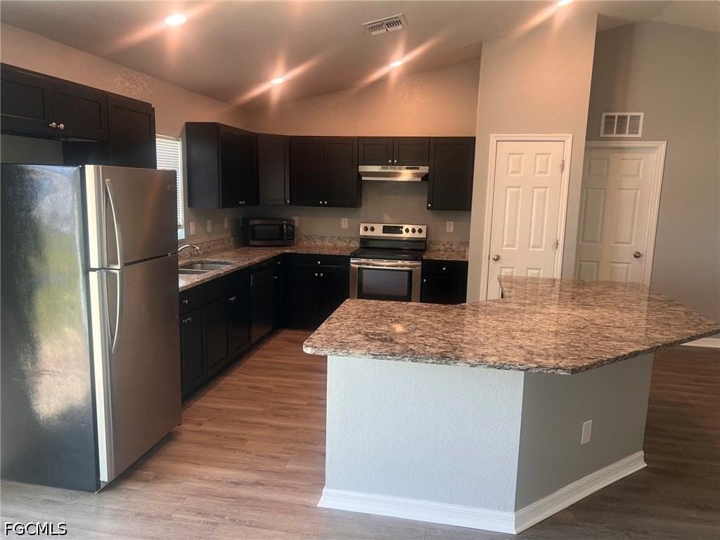 101 Nw 25th St - Photo 3 of 12