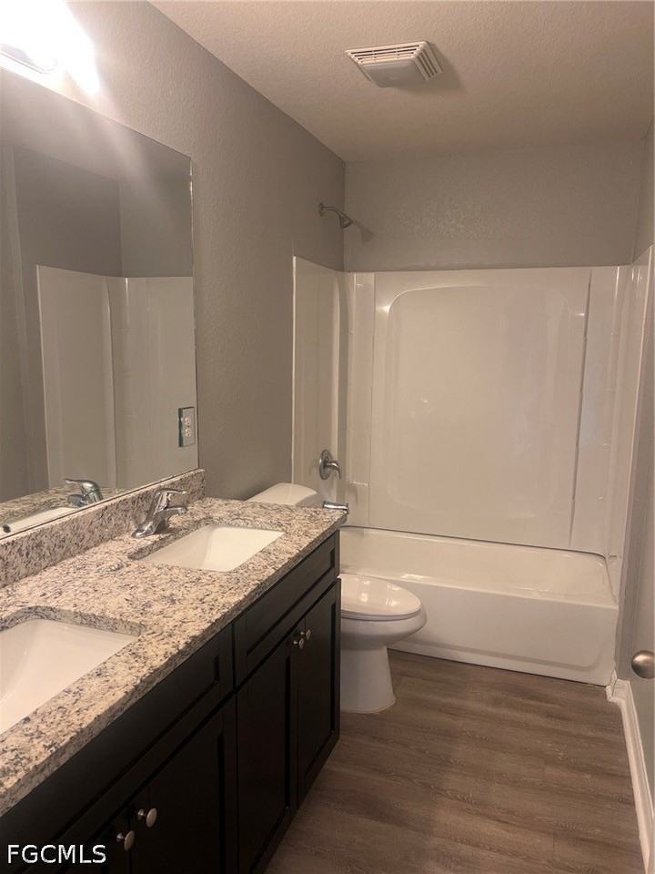 101 Nw 25th St - Photo 7 of 12