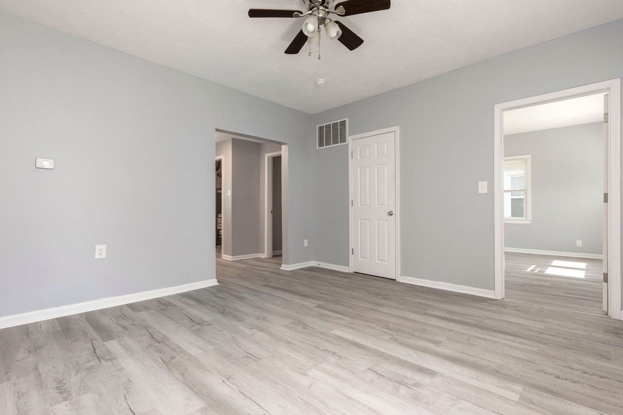 3624 Parthenia Ave - Photo 4 of 26
